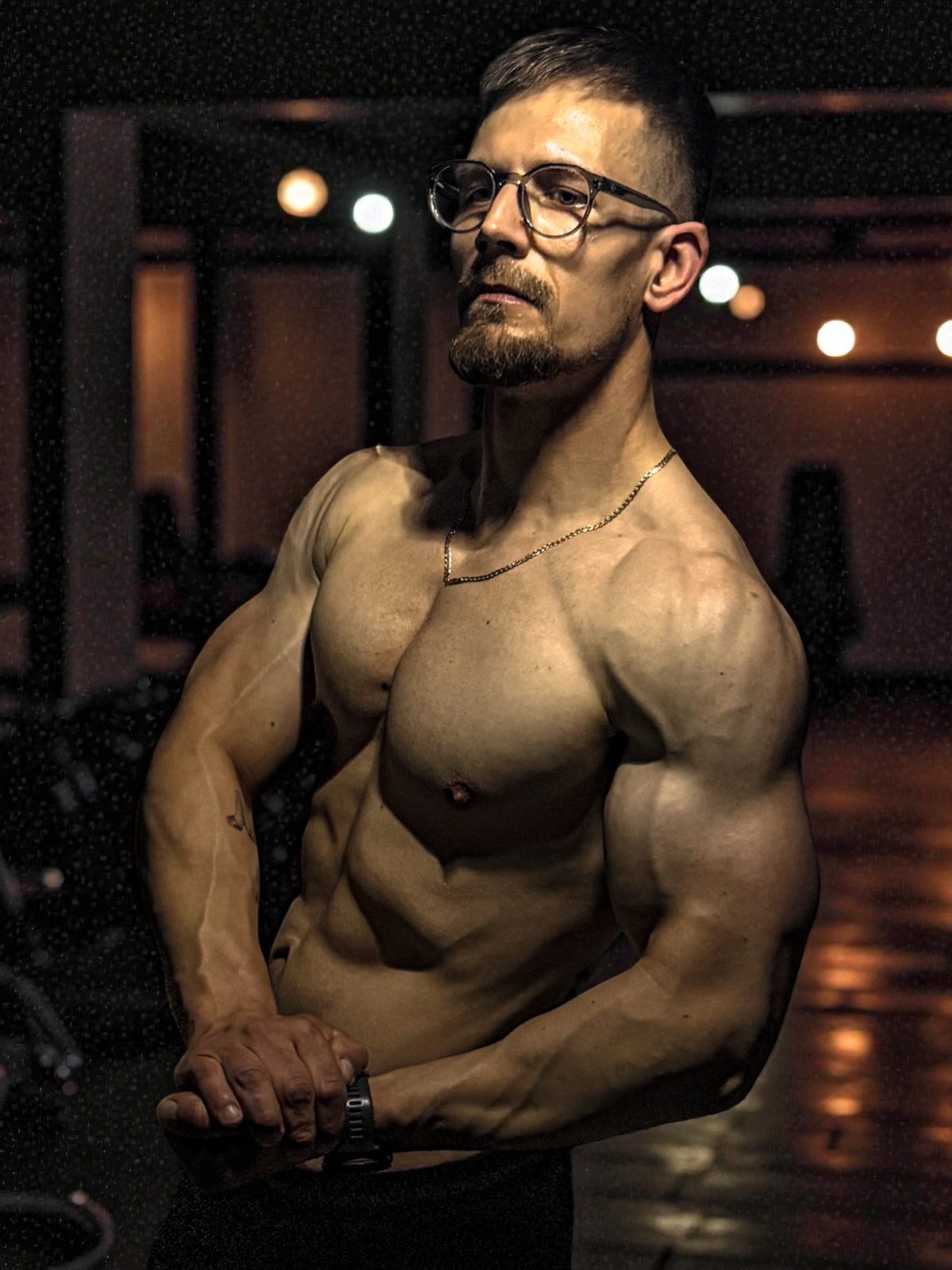 Atypical Trainer Łukasz, personal trainer in Slough, in the gym