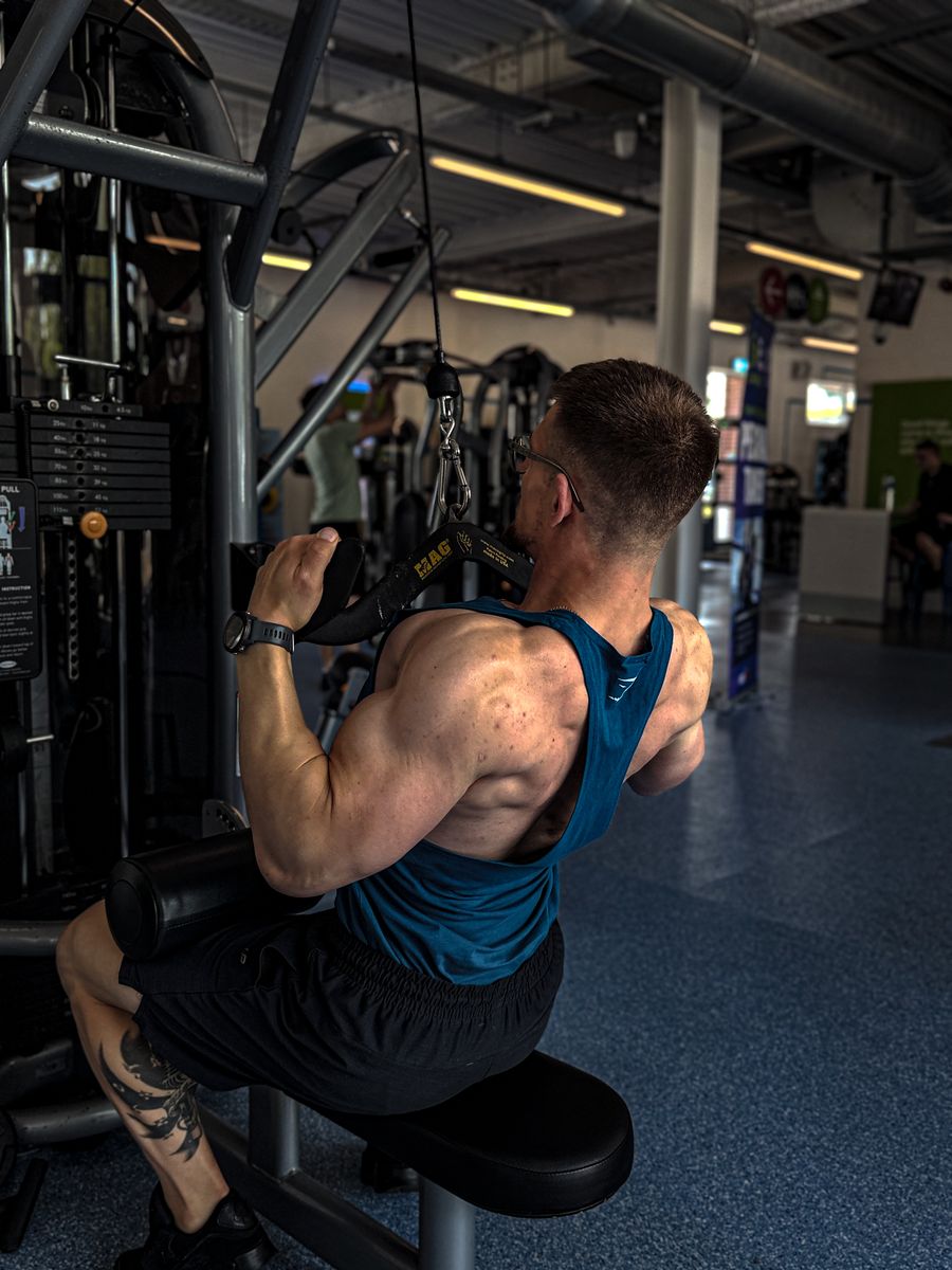 Lat pulldown from an Atypical Trainer remote coaching programme